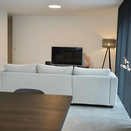 Apartment Deluxe *